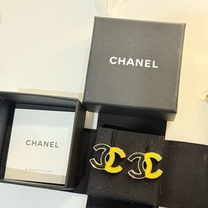 Chanel Vintage Style Bicolor earrings